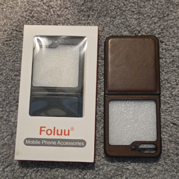 Galaxy Z Flip 5 Phone Cases (2 Cases) - Picture 7 of 8